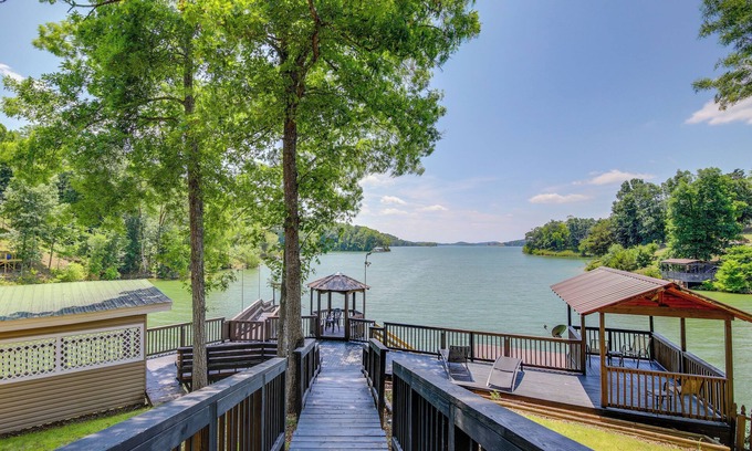 Dandridge House | Dandridge Vacation Rental w/Fishing Pier & Grill!