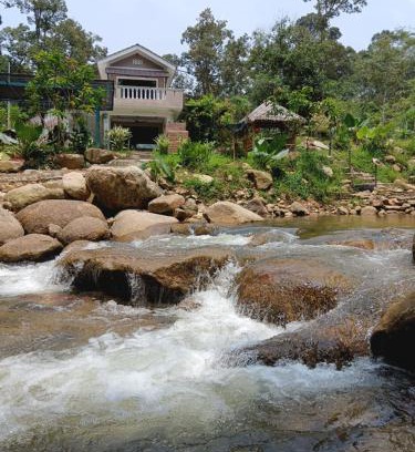 Larut Ski Chalet | Dango1881muslim riverstay