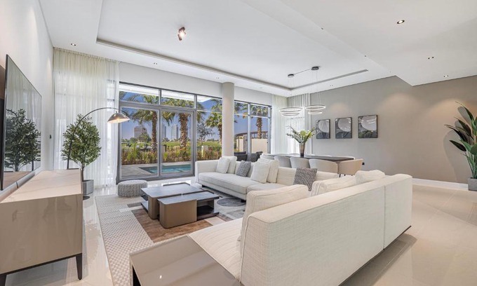 Dubai Villa | Daniels Golf Course 5BR Villa with Private Pool