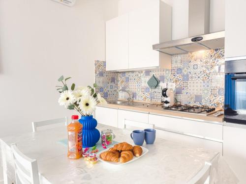 Terracina Apartment | DanysHome Circe davanti al mare