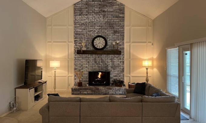 South Tulsa Condo | Darling 3-bedroom Duplex with Gameroom!