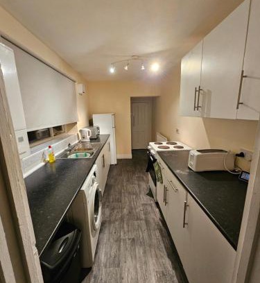 Darlington House | Darlington DL3 x 4BD x Sleeps 15 x Serviced Accomodation x Emergency Accomodation x Temporary Accomodation x DM for Weekly Monthly Deals x Free Parking X Wifi