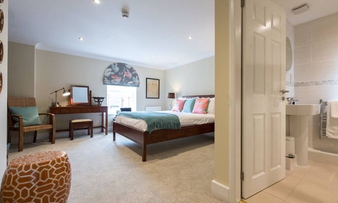 Shrewsbury Bed & Breakfast | Darwin's Townhouse