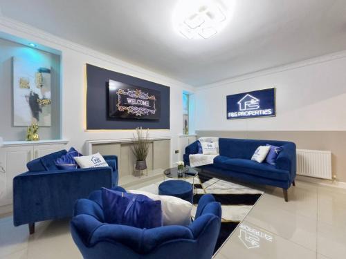 Rhondda Cynon Taff House | Dashing And Distinctive Dwelling W Rooftop Garden