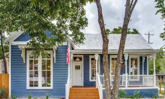 Eastside Promise Neighborhood House | Dawson Estate - less than 1 mile to Alamo - AMAZING completely remodeled home