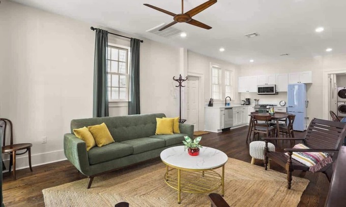 Uptown Historic District House | Daydreaming Uptown - Pet + Family Friendly