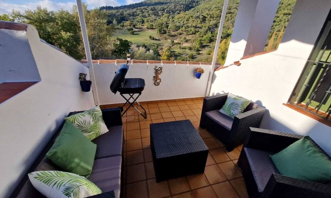 Benamahoma Apartment | DaymaSierra by the Majaceite River