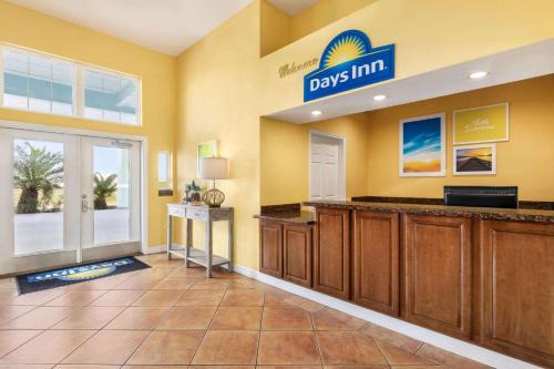 Port Aransas Hotel | Days Inn by Wyndham Port Aransas TX
