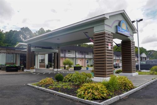 Southington Hotel | Days Inn by Wyndham Southington
