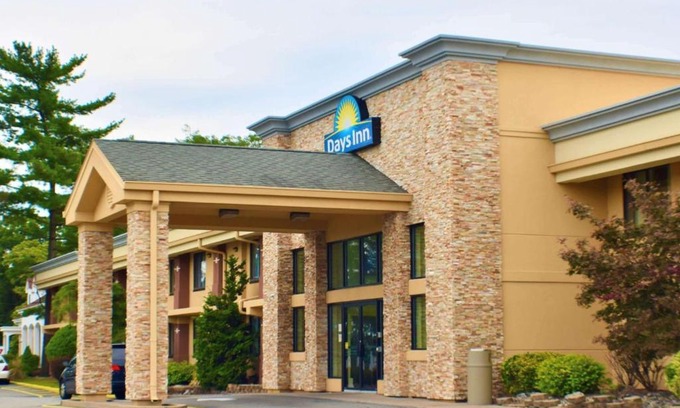 Wayne Hotel | Days Inn by Wyndham Wayne