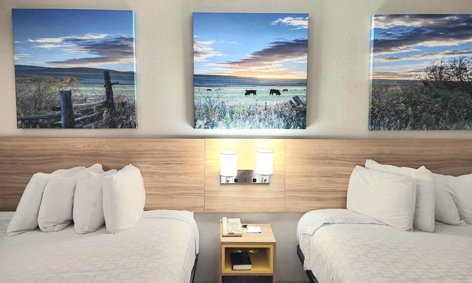 South Side Hotel | Days Inn & Suites by Wyndham Corpus Christi Central