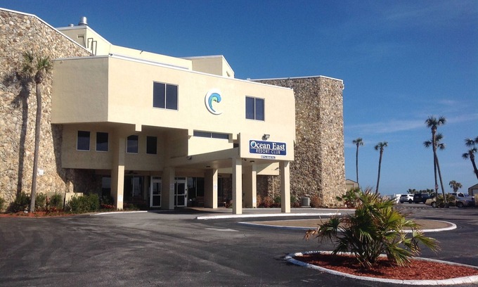Volusia County Condo | DAYTONA WELCOMES YOU - HAVE A WARM CHRISTMAS ON THE BEACH.