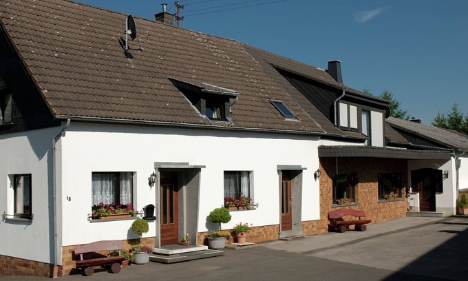 Ramscheid House | Dazzling Holiday Home in Hellenthal with Sauna