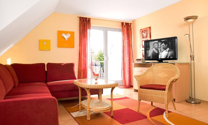 Am Schwarzen Busch Apartment | Cosy attic apartment Meeresrauschen invites you to relax!