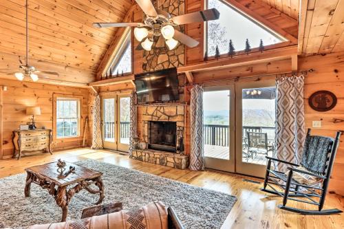 Warne House | Deck and Game Room Blue Ridge Mountain Cabin!