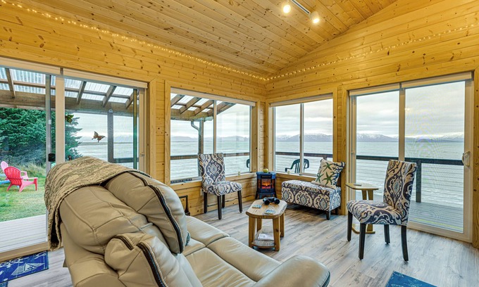 Homer Cabin | Deck & Panoramic Views: Bayfront House in Homer!
