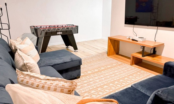 New Irving Park Apartment | Dedicated Office, Xbox, Spacious