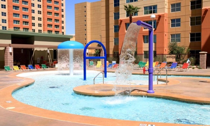 Enterprise Resort | Dee's & B's Vegas Vacation Rental - Only minutes from the Strip