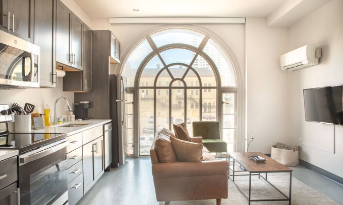 Westown Apartment | Deer District Studio Apt JC10 - One Block from Fiserv and Baird