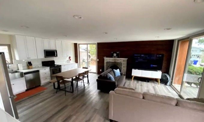 Del Mar House | Del Mar Cozy Beach View Home