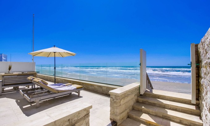 Del Mar House | Del Mar Luxury on the sand! 30 days!