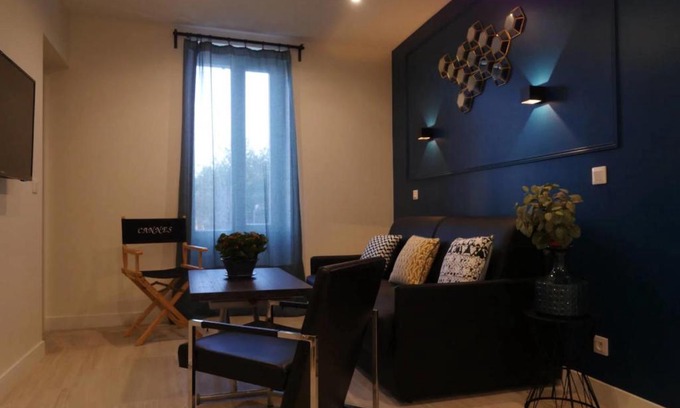 Riou - Petit Juas - Av de Grasse Apartment | Delaup Sea Cannes