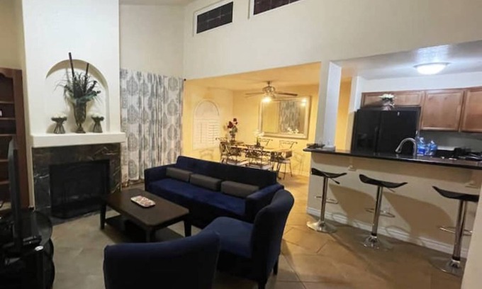 Paradise Condo | Delightful 3BD 2BTH 3.5mls to Strip Pool Gym