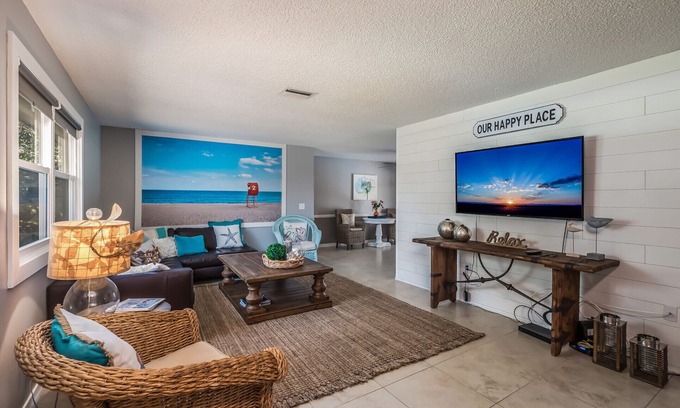 Bradenton House | Delightful Beach House with a Pool!