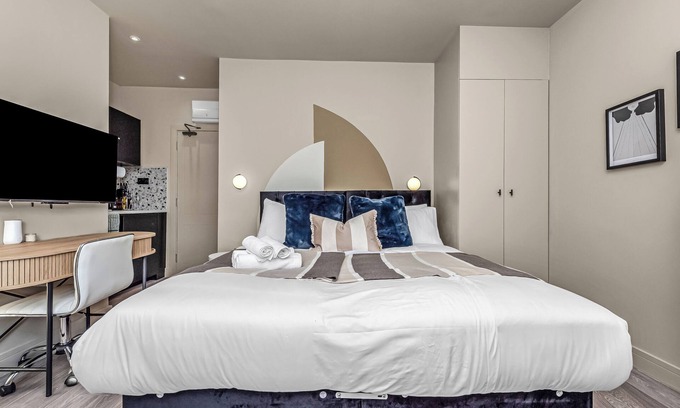 Peckham Apartment | Delightful Studio Suite with Modern Kitchenette
