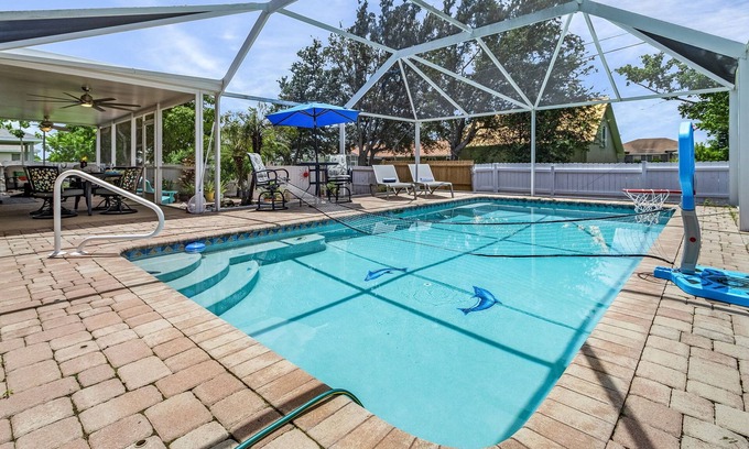 Diplomat House | Delightful! Tranquility, Saltwater Pool -Villa Deep Blue Haven - Roelens