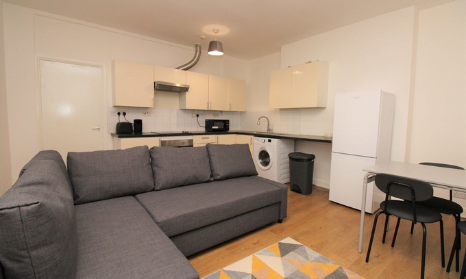 New Cross Apartment | Deluxe 2 Bed Flat Close to City
