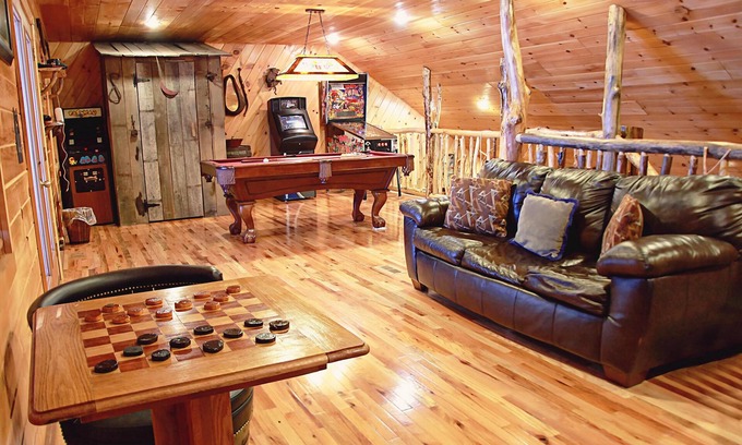 Henlawson Cabin | Deluxe 2-Bedroom Cabin