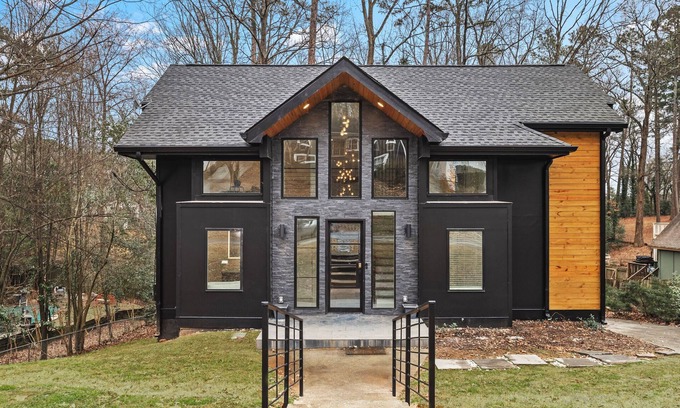 Atlanta House | Deluxe 3Bed 3Bath Home - Dresden East Neighborhood Atlanta
