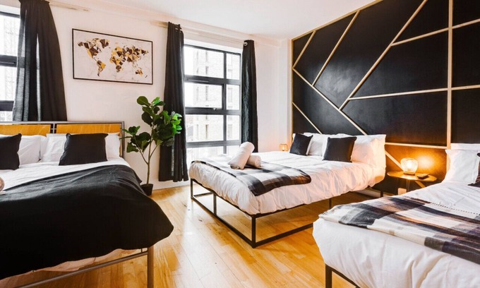 Northern Quarter Condo | Deluxe Duplex w/ Balcony & City Views - Pool Table