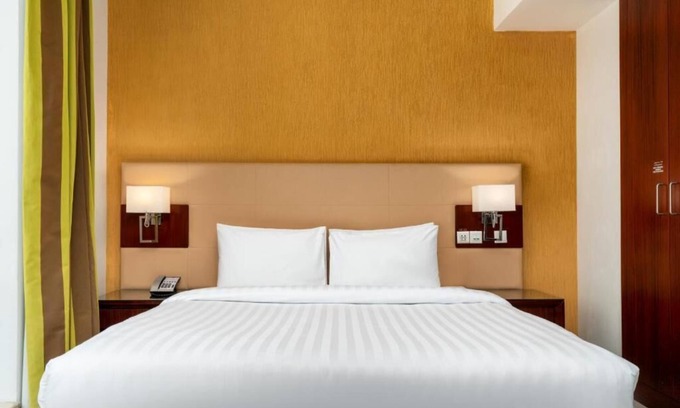 Deira Hotel | Deluxe One Bedroom Apartment Near Reef Mall By Luxury Bookings