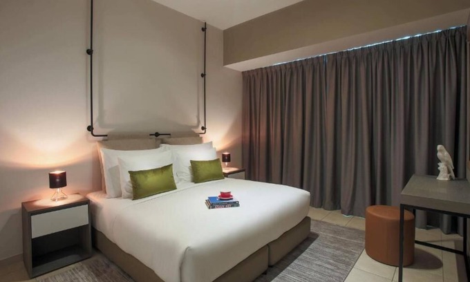 Dubai Marina Hotel | Deluxe One Bedroom In Marina By Luxury Bookings