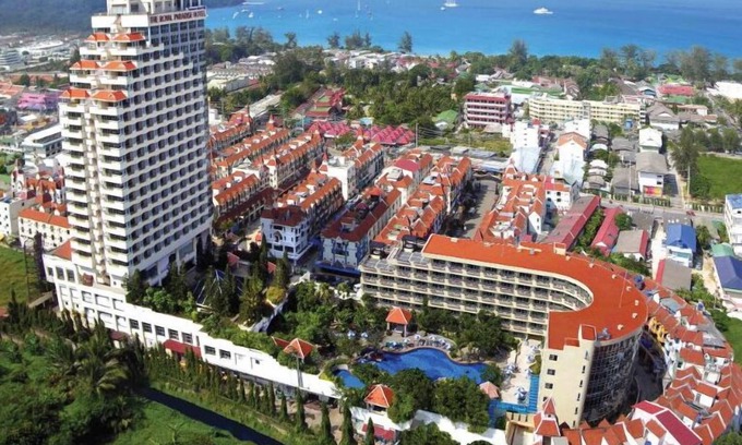Patong Hotel | Deluxe Partial Seaview Room #03