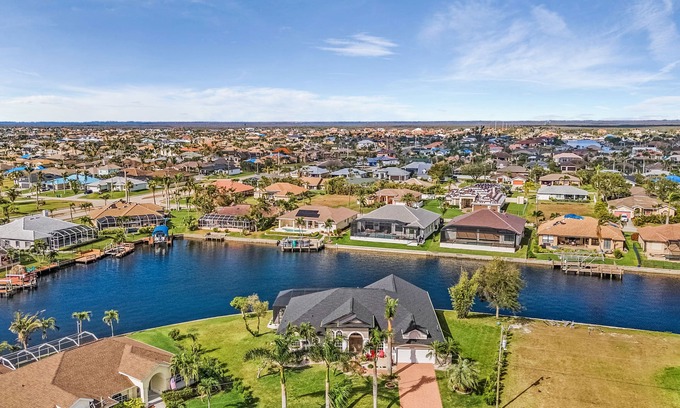 Pelican Villa | Deluxe villa, southwest facing, heated pool & spa, large corner lot, Gulf access