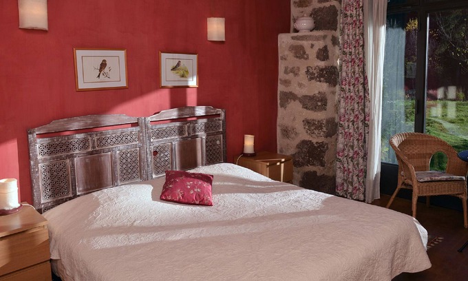 Monlet Bed & Breakfast | demoiselle room with bathroom