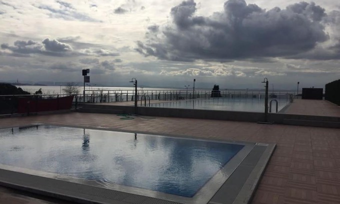 Pendik District Apartment | Deniz Manzaralı, Lüx Site İçinde