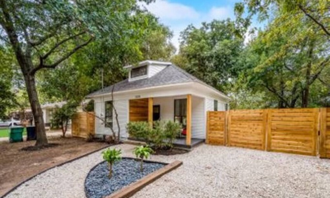 Denton House | Denton Home near Square UNT & TWU