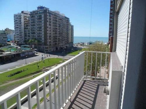 La Perla Apartment | Departamento 4 ambientes Mar del Plata sobre Diagonal Dibu Martinez