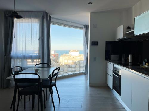 La Perla Apartment | Depto Pablo - Depto Edificio Royal Park Zona La Perla Con Vista al Mar y Amenities Para 4 PAX - Hola Sur