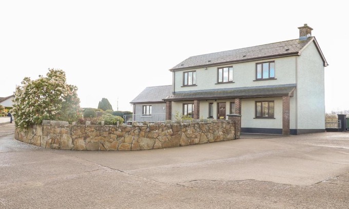 Enniskillen House | Derriens Farmhouse