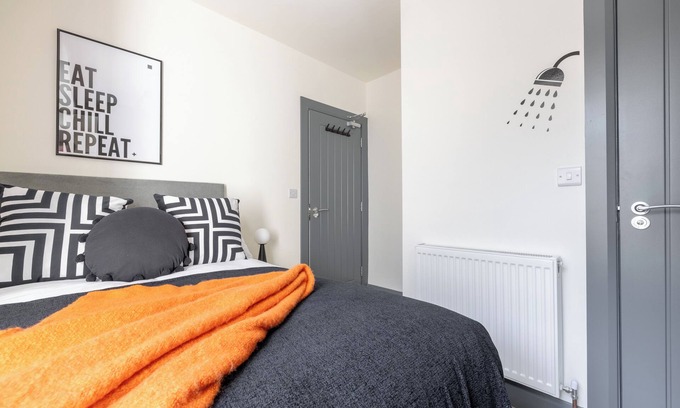 Londonderry Apartment | Derry City, Northern Ireland - City Rooms (Room 4)