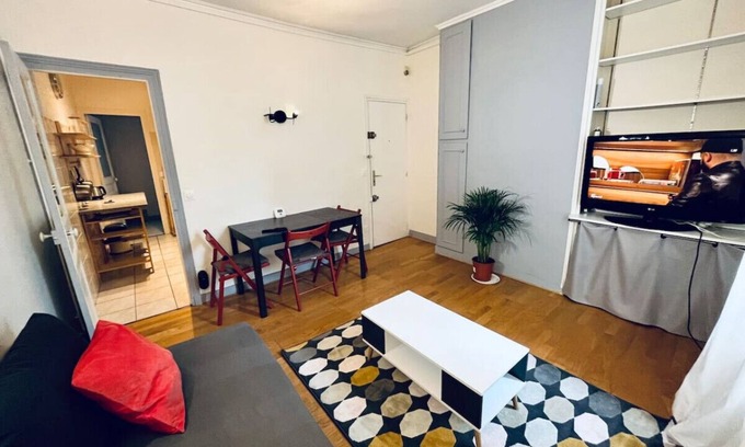 Fontainebleau Condo | Descent flat in the center of Fontainebleau