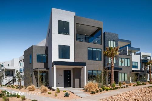 St. George House | Desert Dream at Desert Color (by Ember Stays)