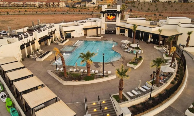 St. George House | Desert Lagoon #74