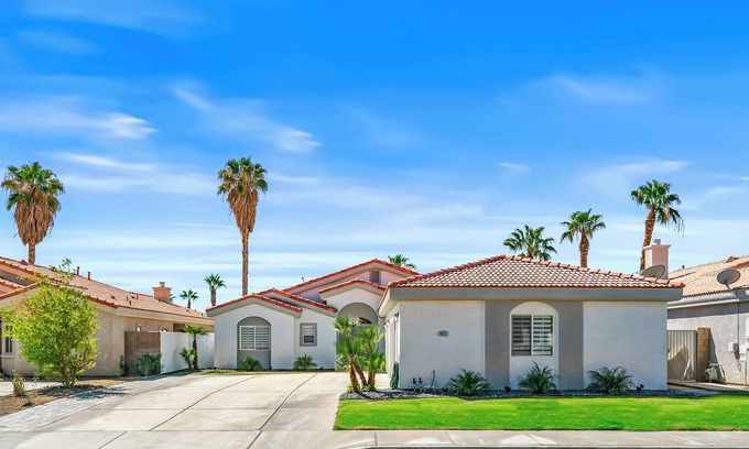 Sonrisa House | Desert Oasis Retreat with Private Pool & Mountain Views