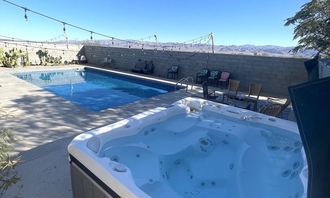 Joshua Tree House | Desert Palace w/Pool, Hot Tub, Sound System, Chef's Kitchen, 1-2 month stay